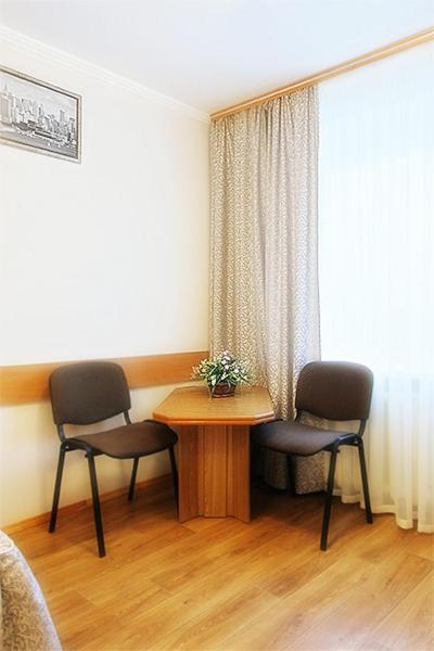 Profssoyuzny Hotel Chernihiv Quarto foto
